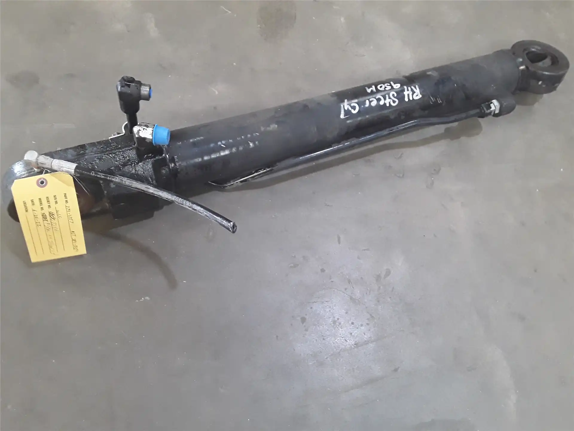 USED RH STEER CYLI indicator image 1