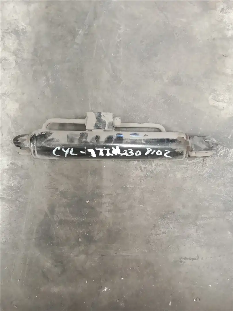 USED COUPLER CYL indicator image 1
