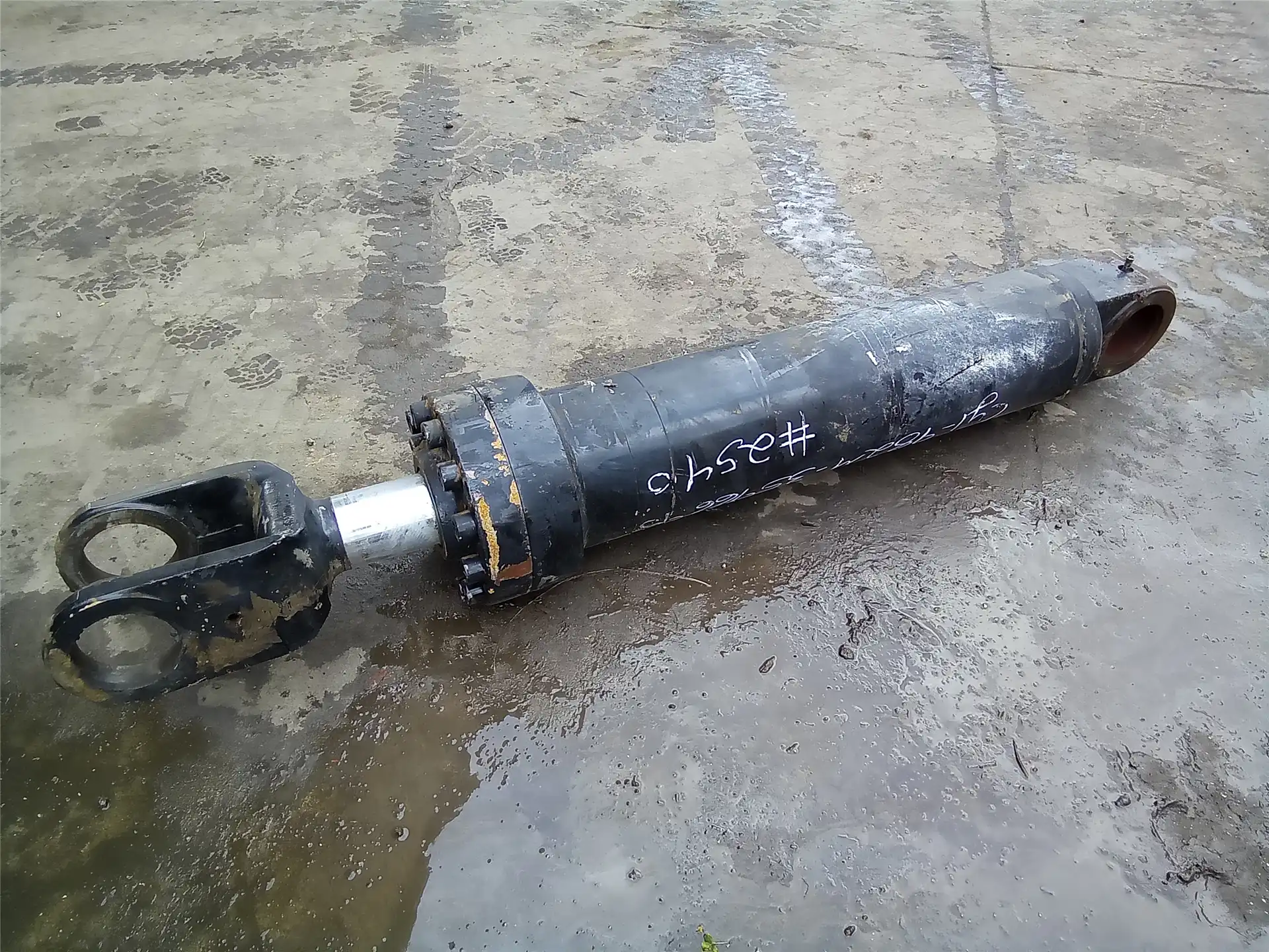 USED LIFT CYL image 2