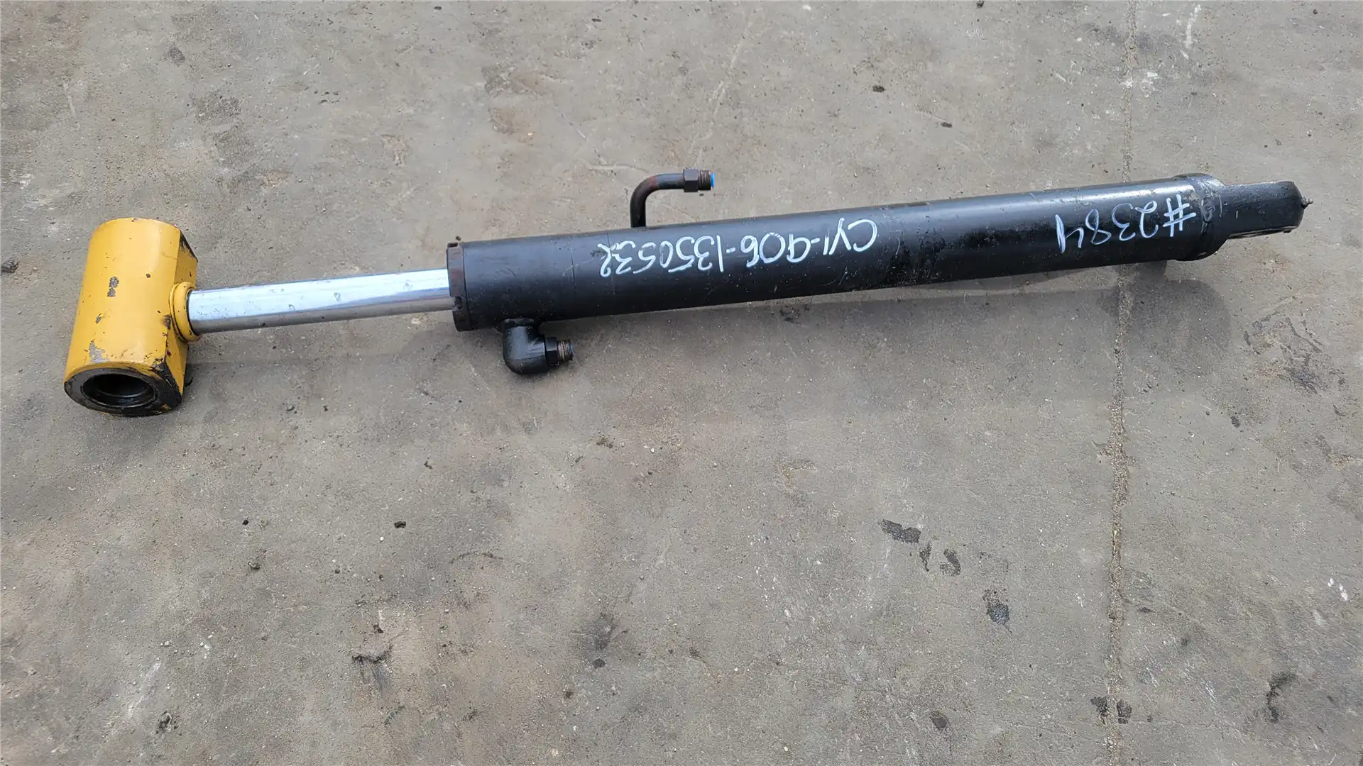 USED LIFT CYL image 2