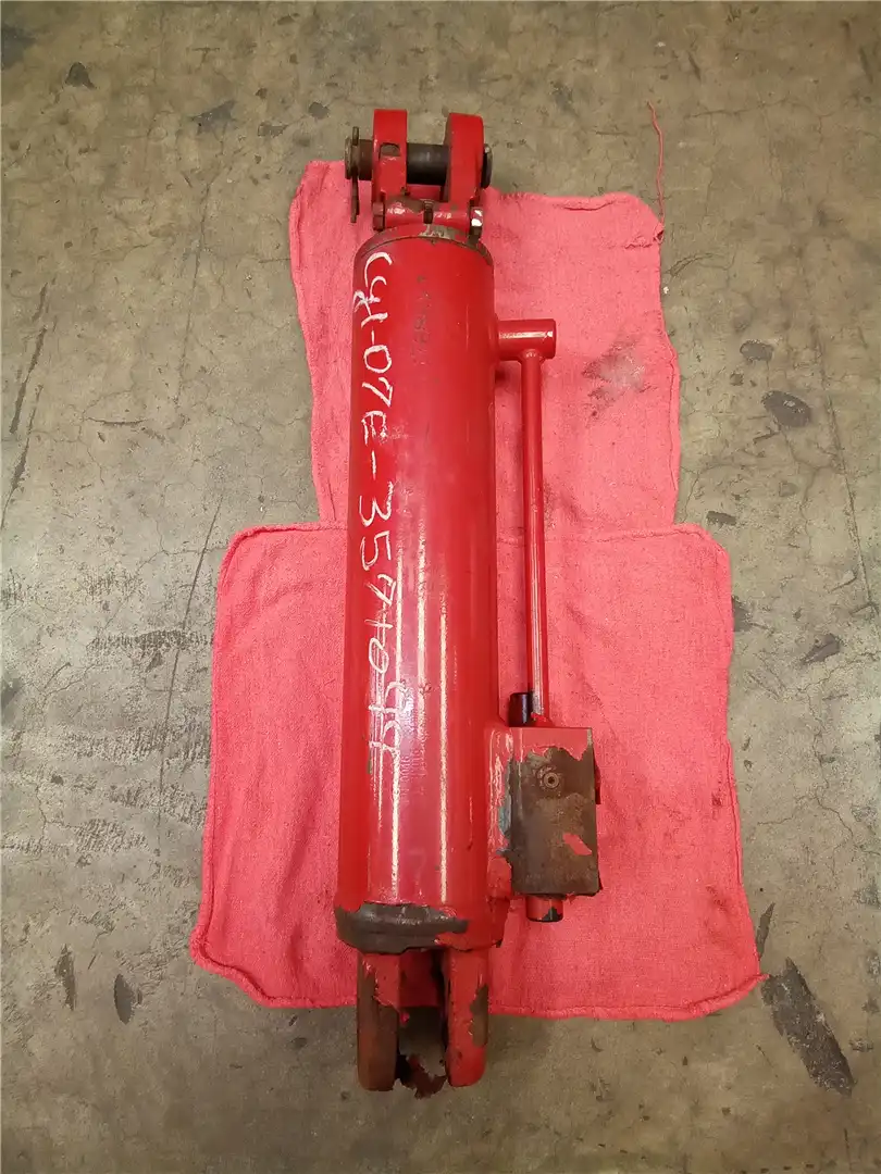 USED TILT CYLINDER image 2