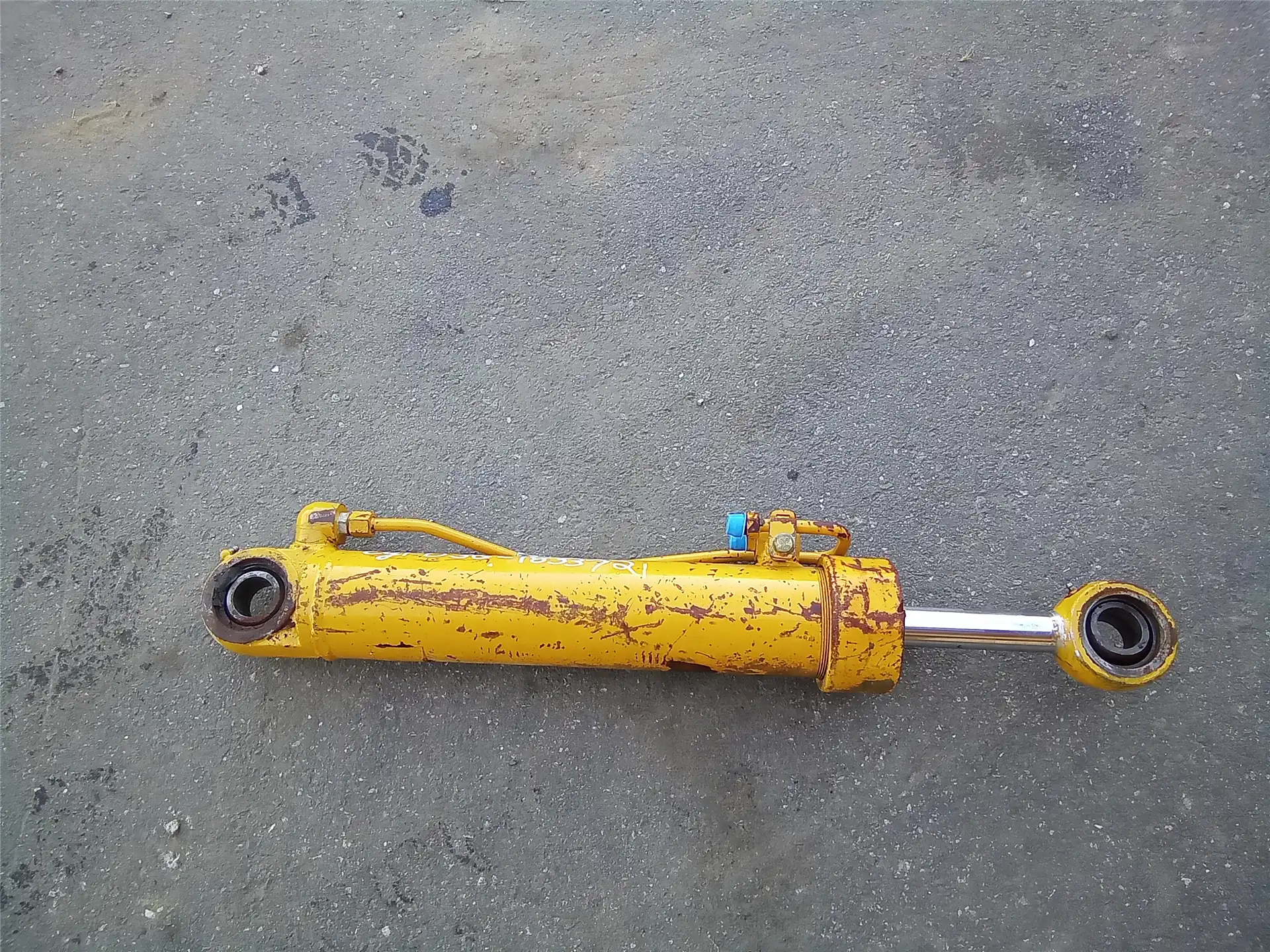 USED LIFT CYL indicator image 1