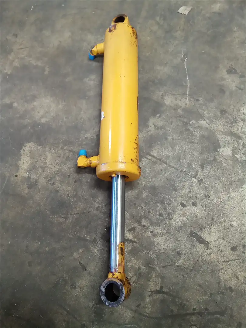 USED HYDRAULIC CYL image 2