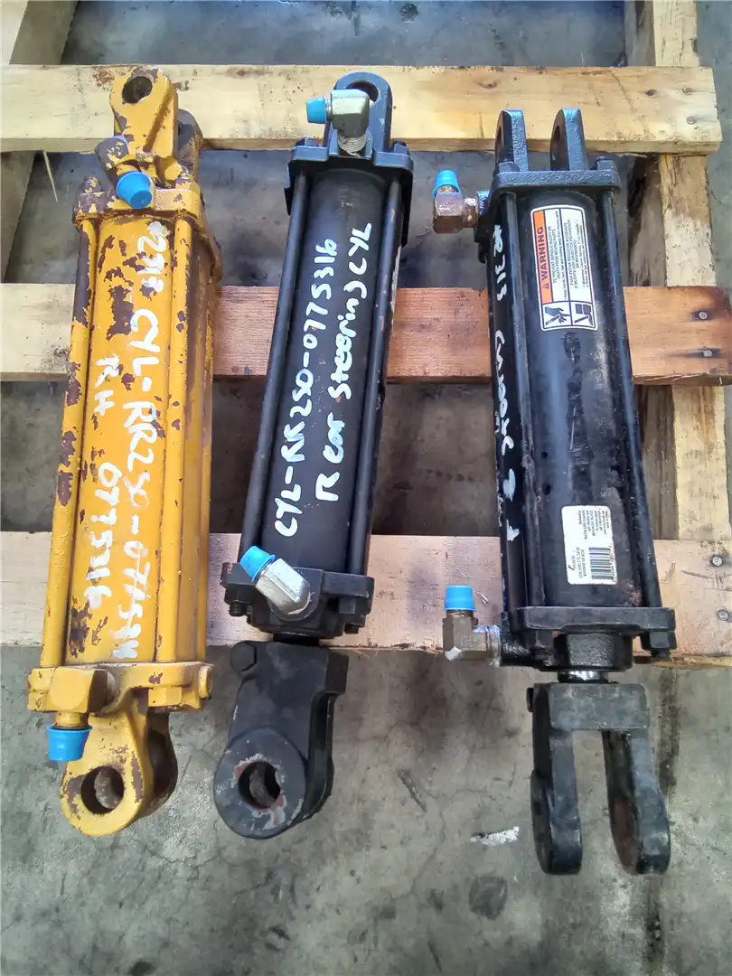USED HYDRAULIC CYL indicator image 1