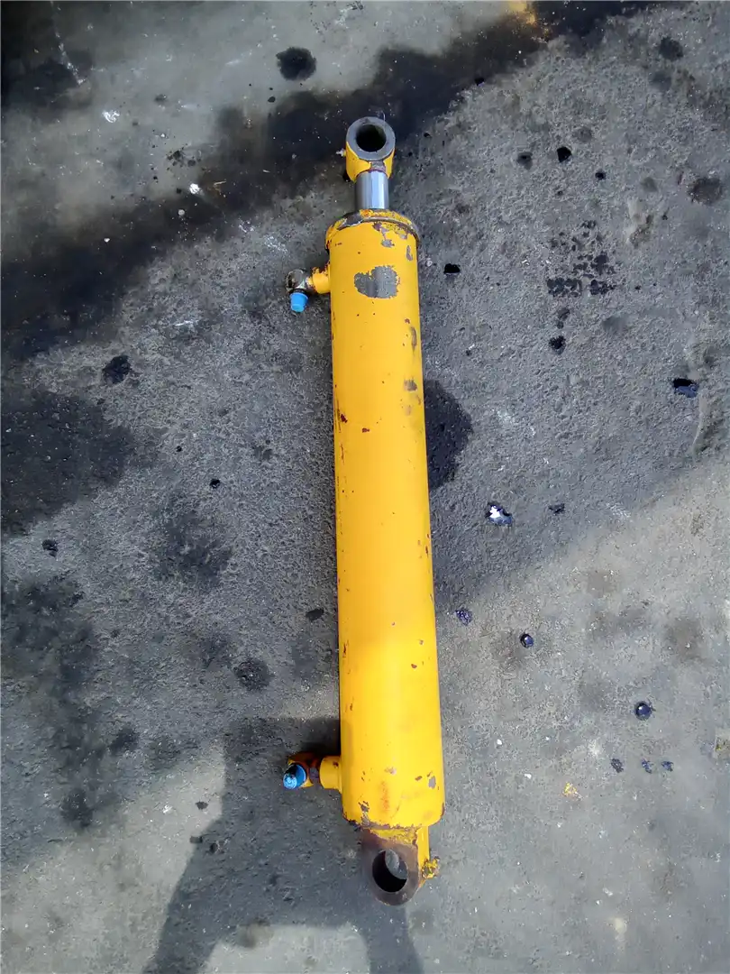 USED HYDRAULIC CYL image 2