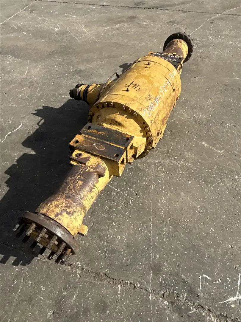 USED FRONT AXLE image 2