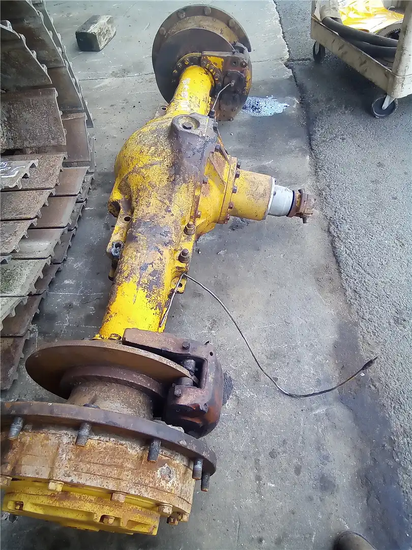 USED FRONT AXLE image 7