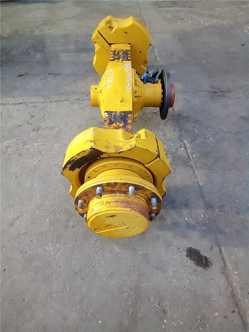 USED FRONT AXLE image 4
