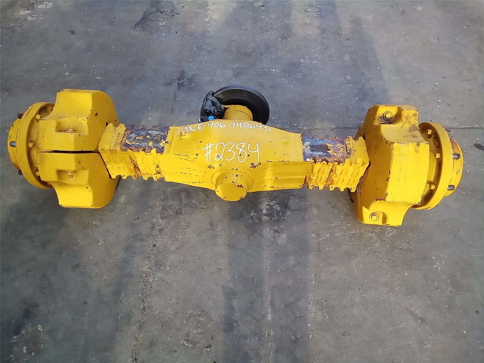 USED FRONT AXLE image 3