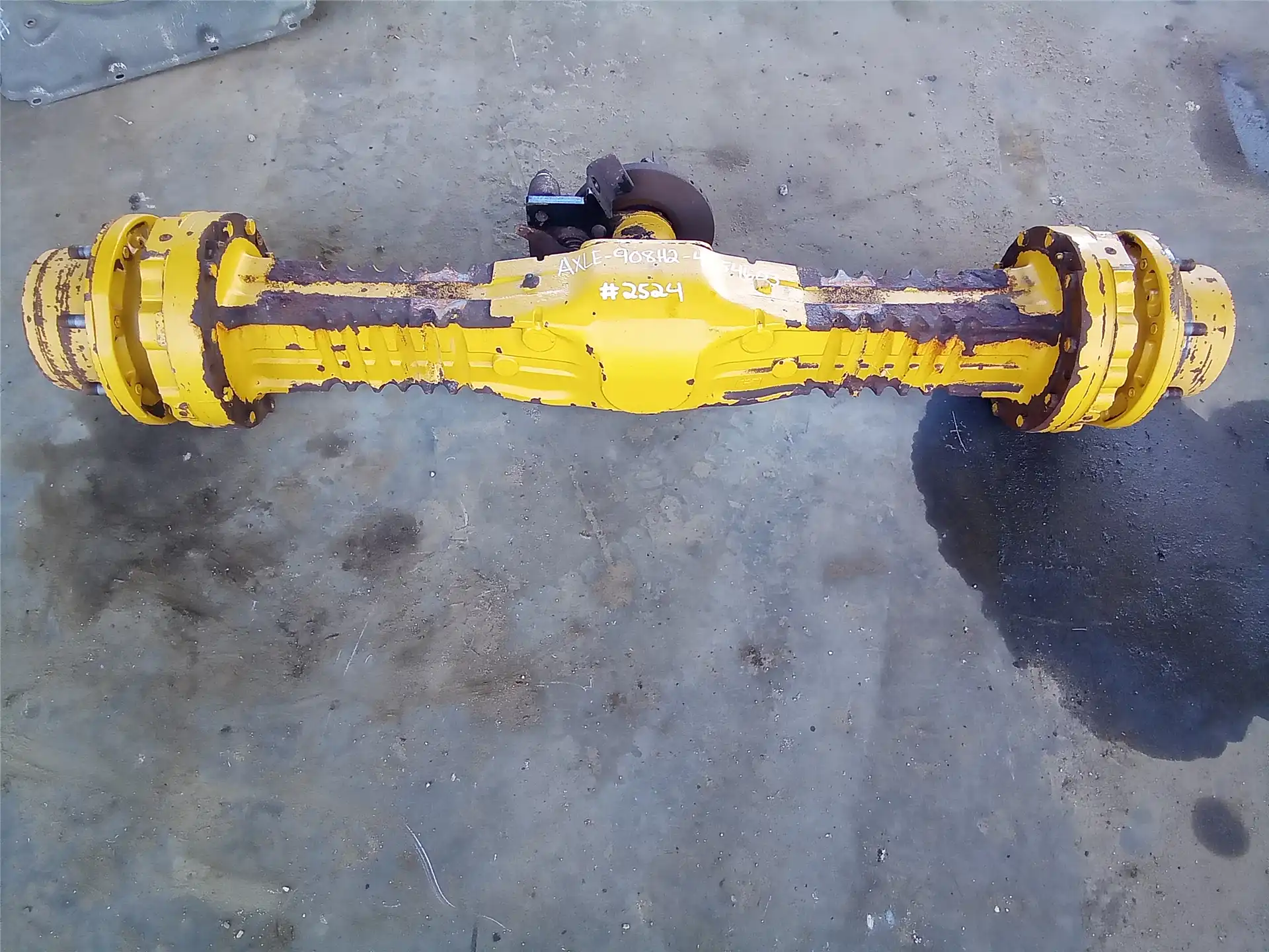 USED FRONT AXLE GP image 2