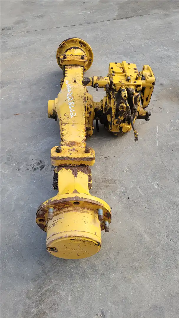 USED REAR AXLE image 3