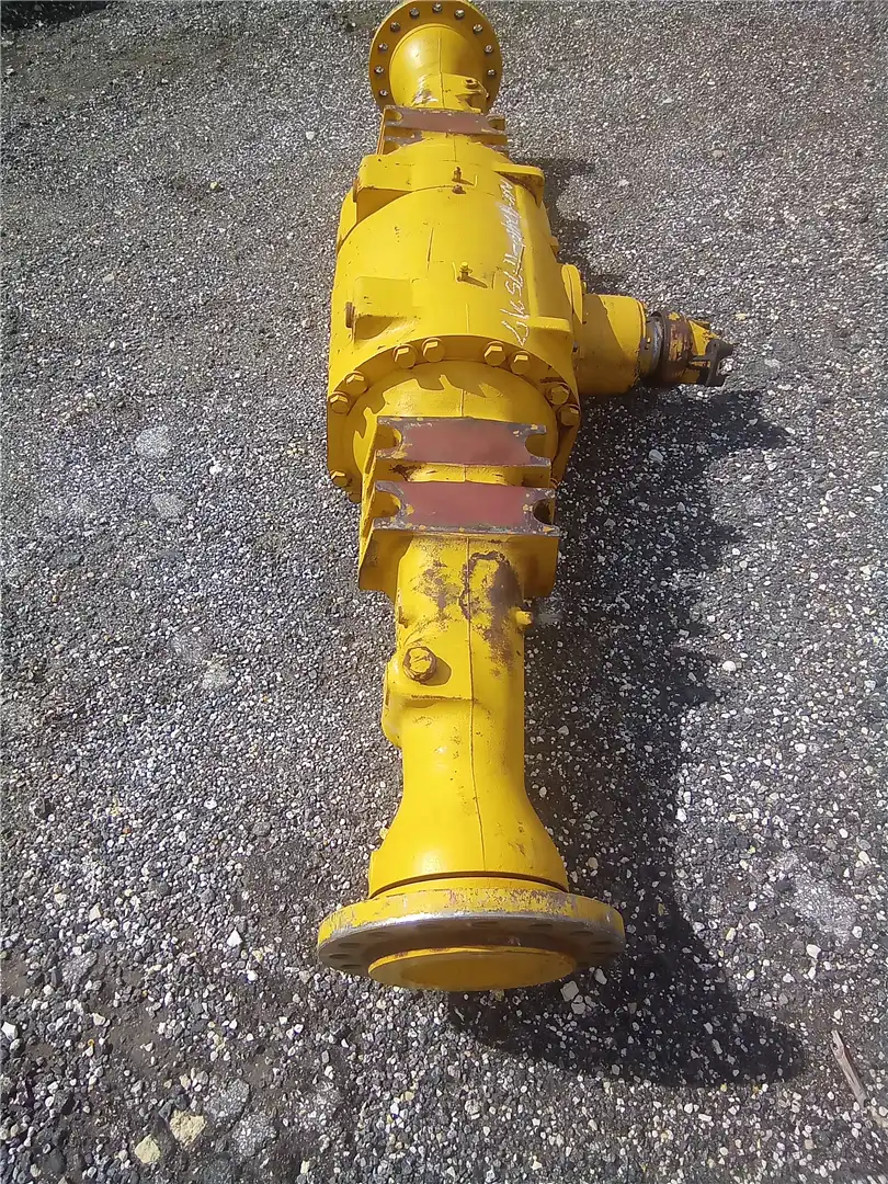USED REAR AXLE image 2