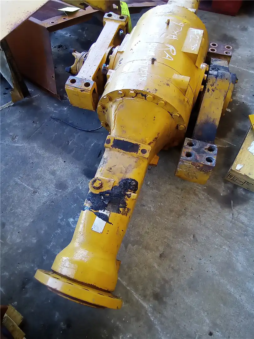 USED REAR AXLE image 3