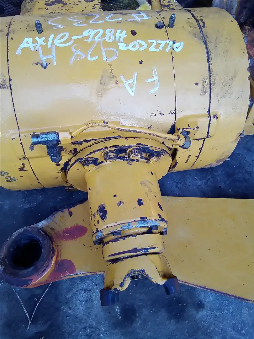 USED FRONT AXLE image 2