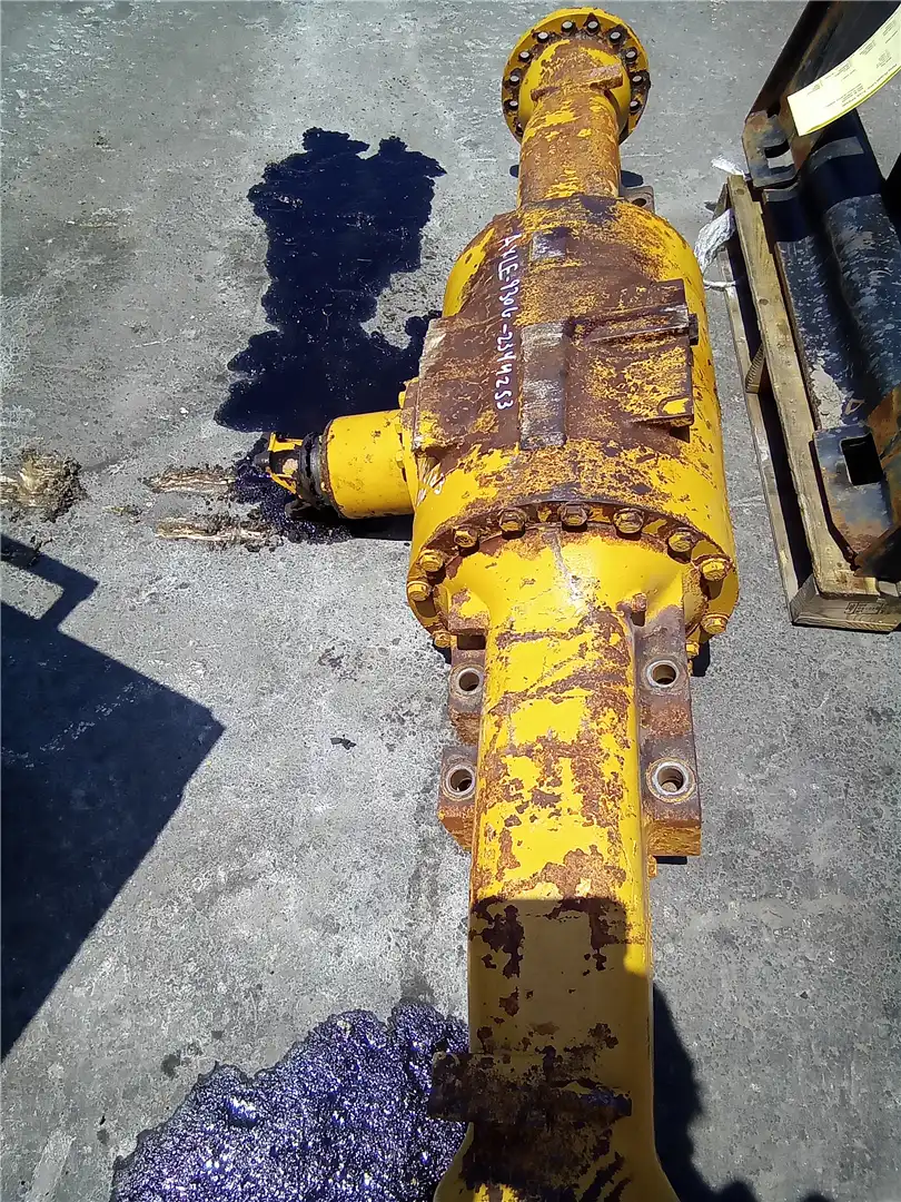 USED FRONT AXLE image 3