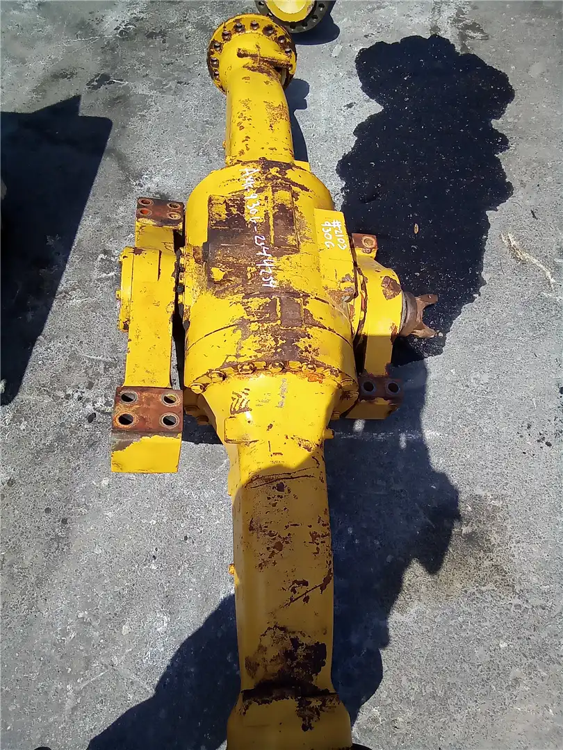 USED REAR AXLE image 3