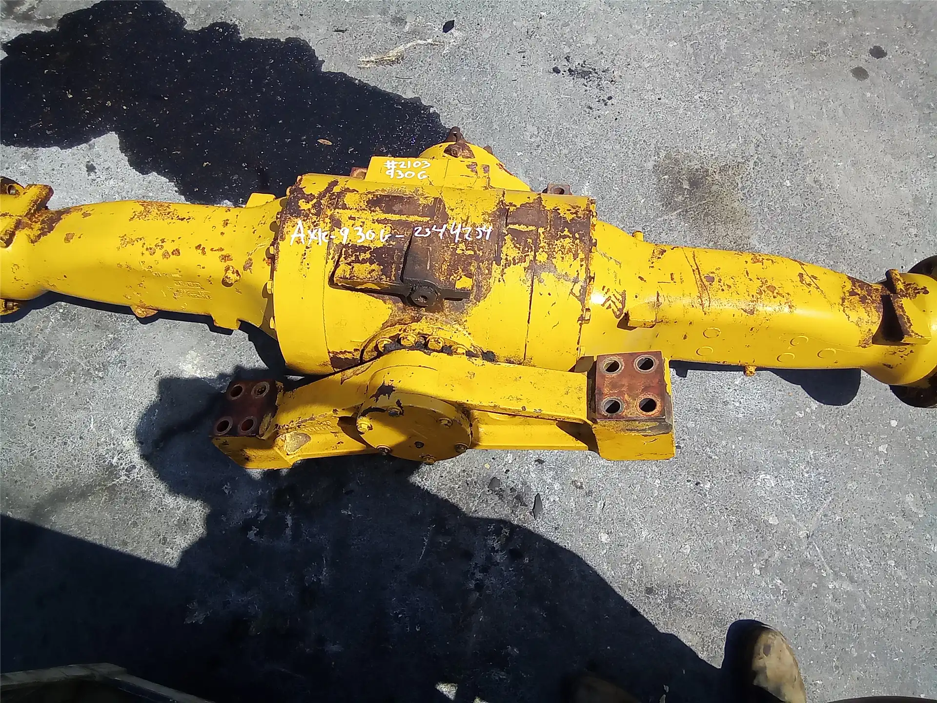 USED REAR AXLE image 4