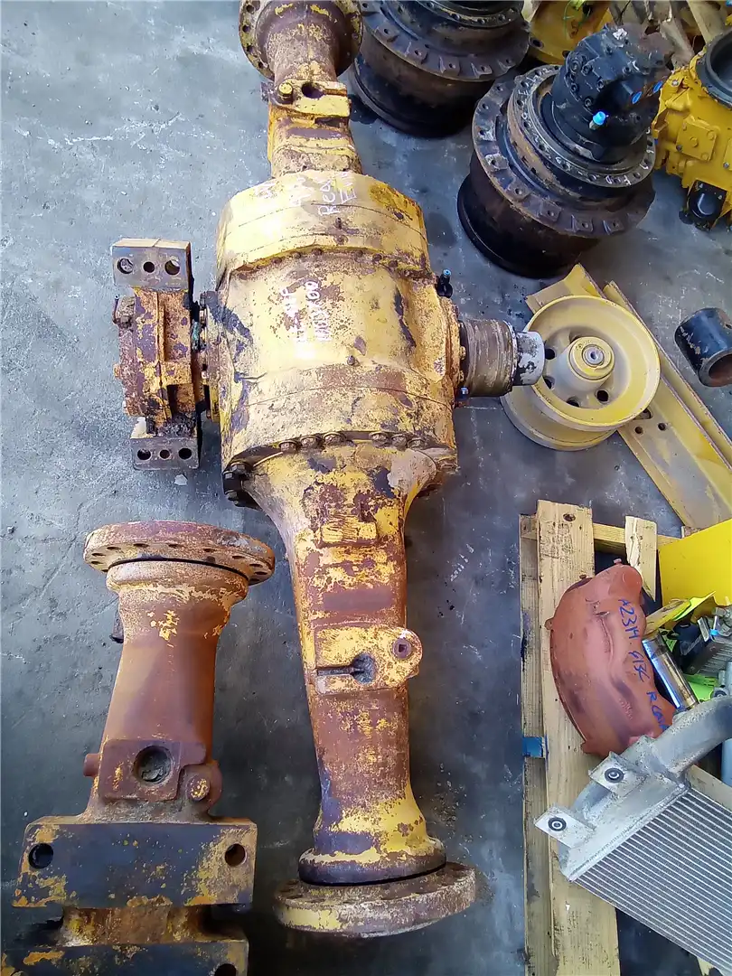 USED REAR AXLE image 2