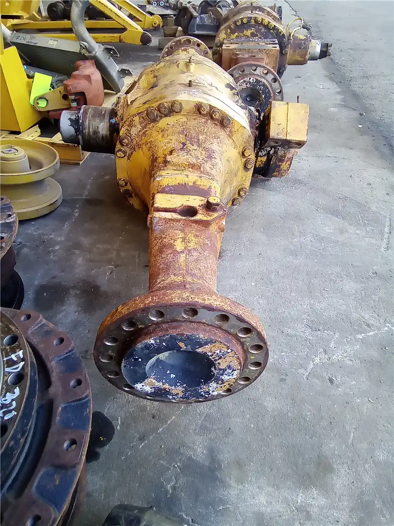 USED REAR AXLE image 4