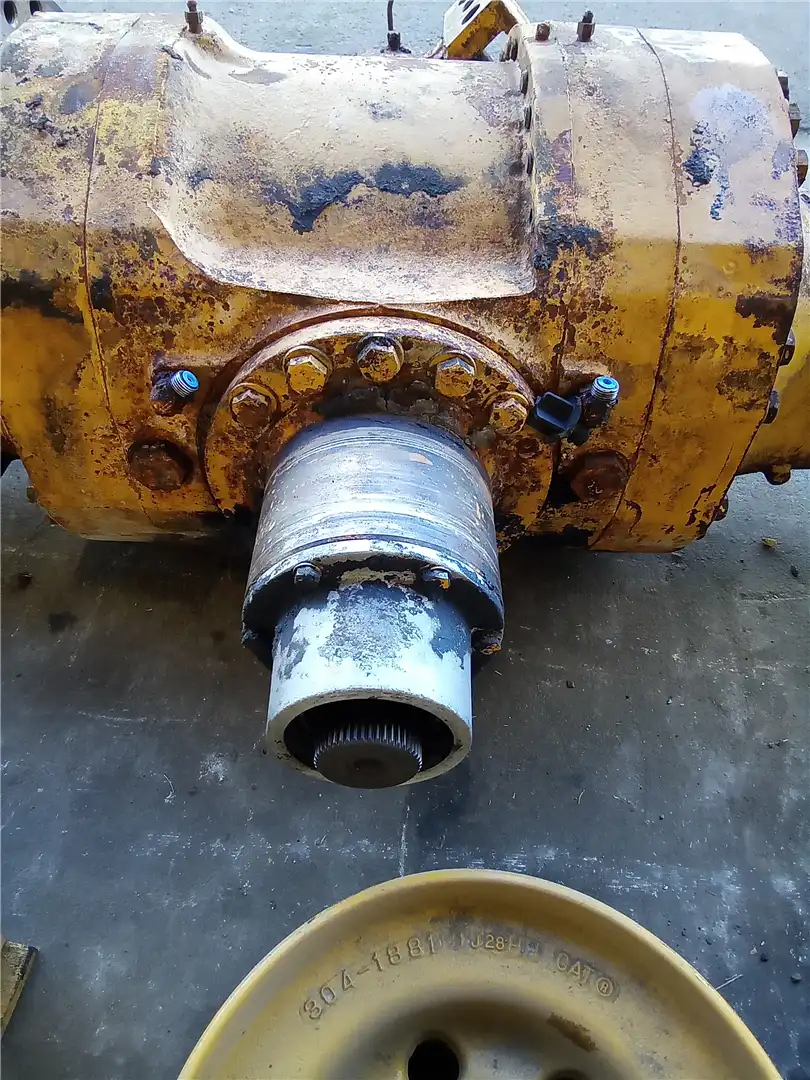 USED REAR AXLE image 5