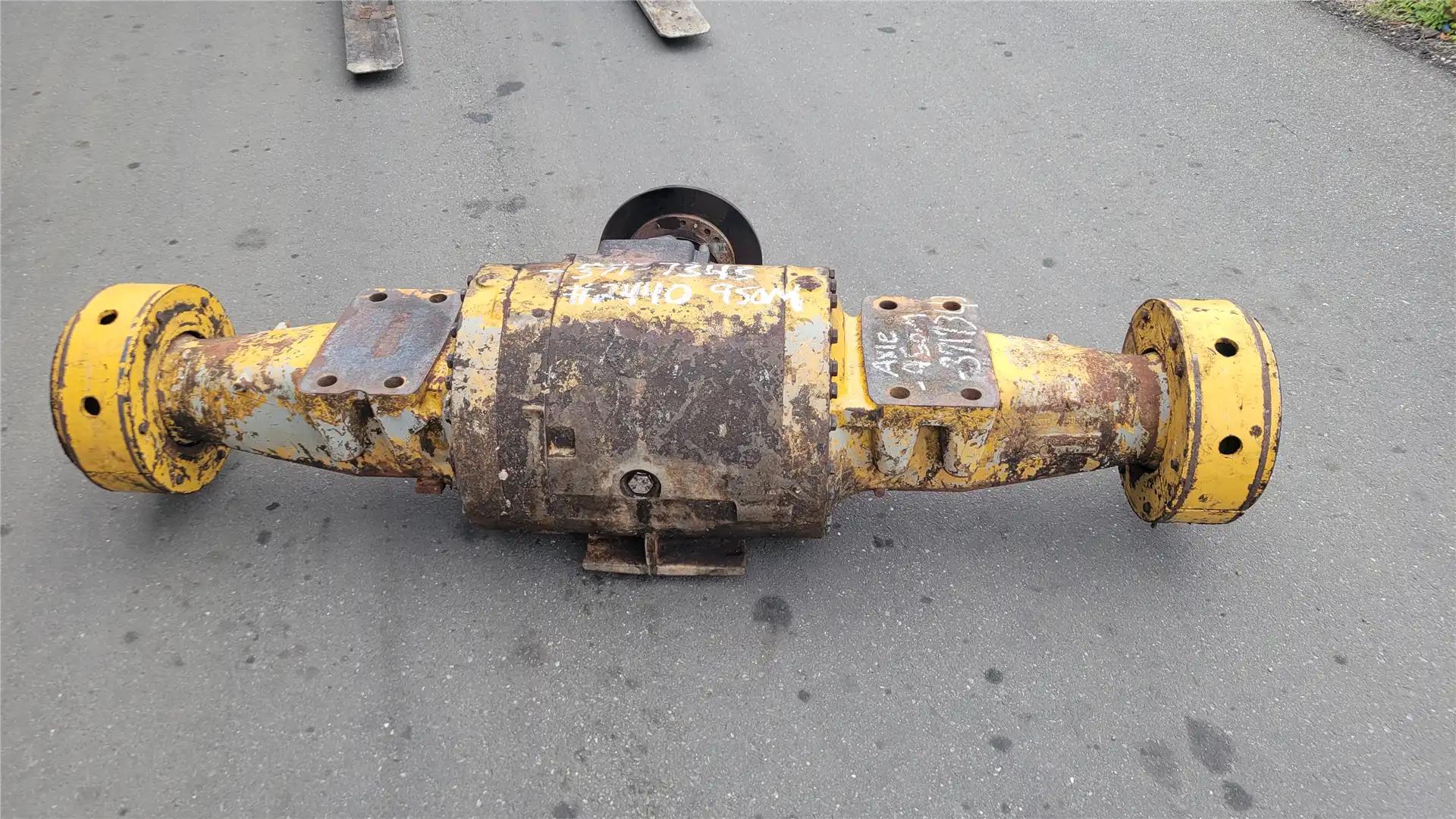 USED FIXED AXLE image 4