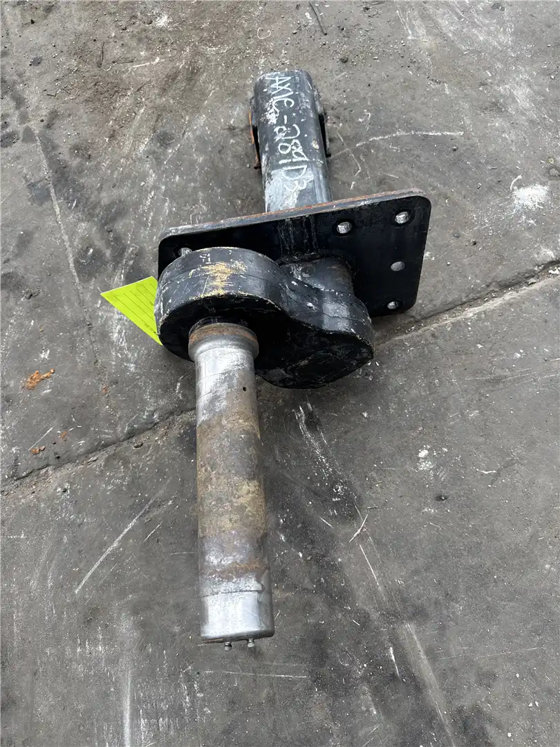 USED FRONT RH AXLE indicator image 1