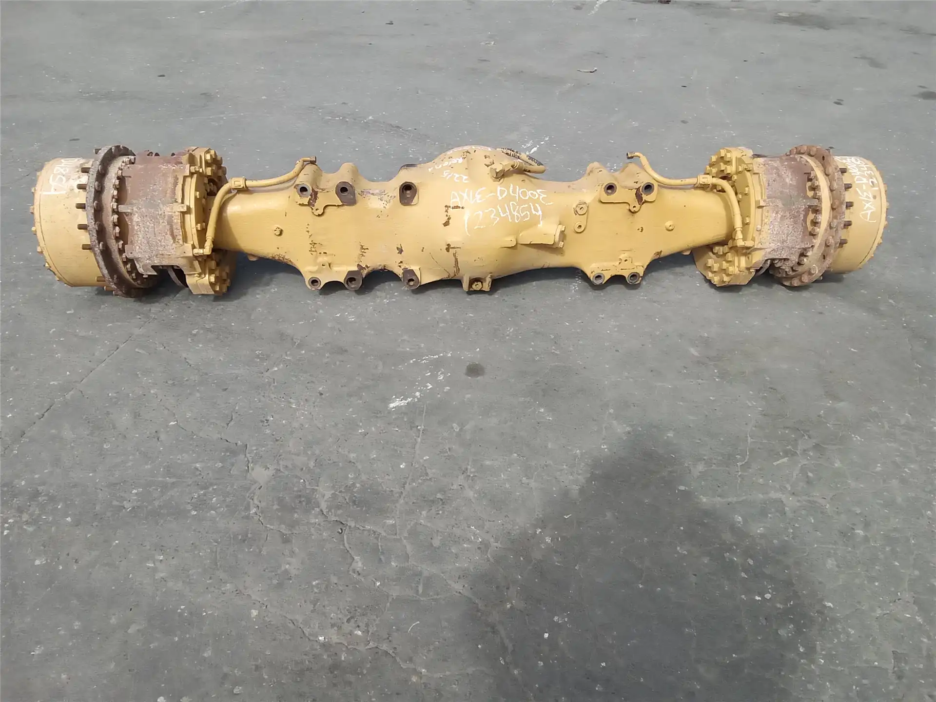 USED REAR AXLE indicator image 1
