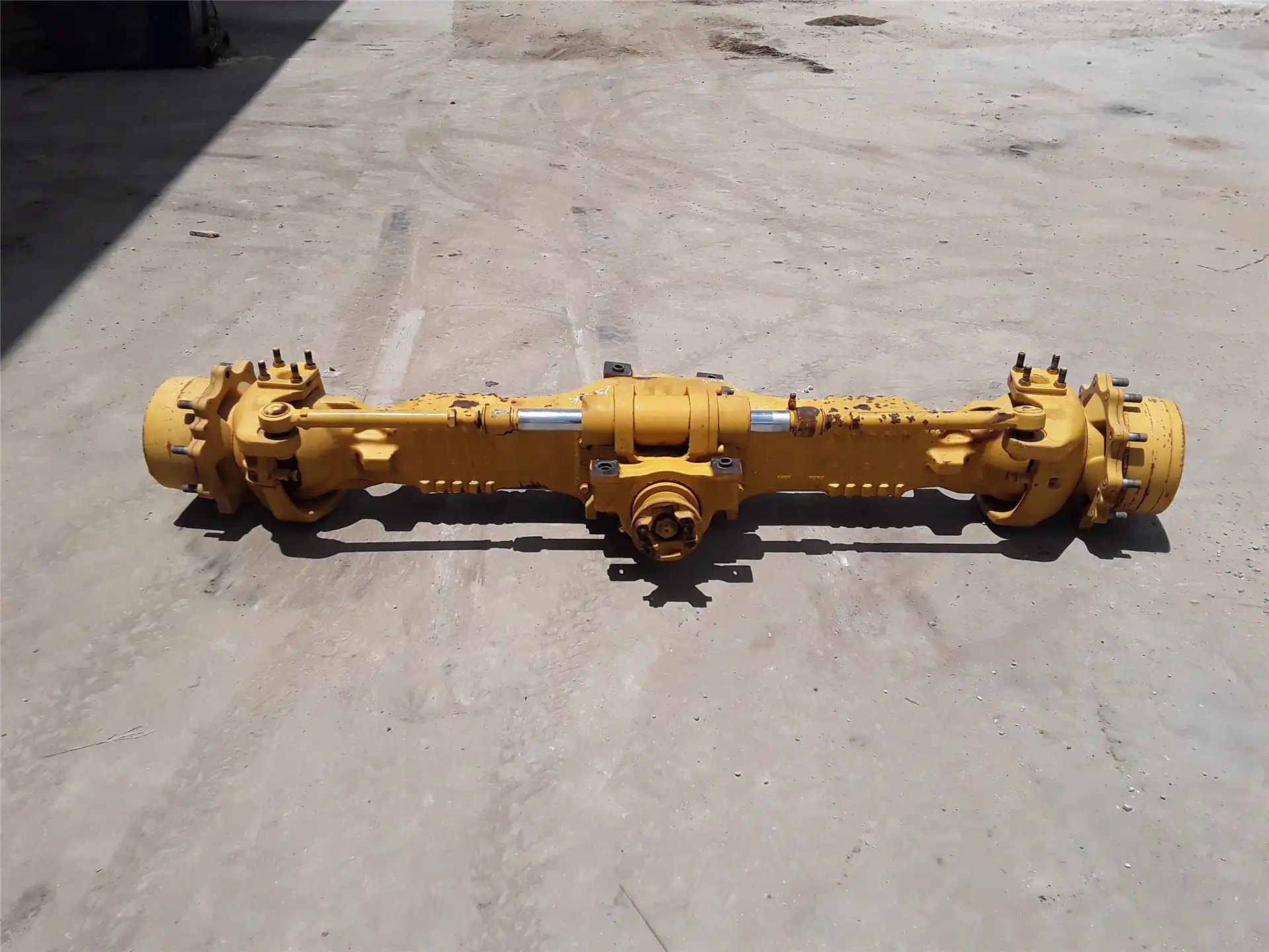 USED REAR AXLE image 2