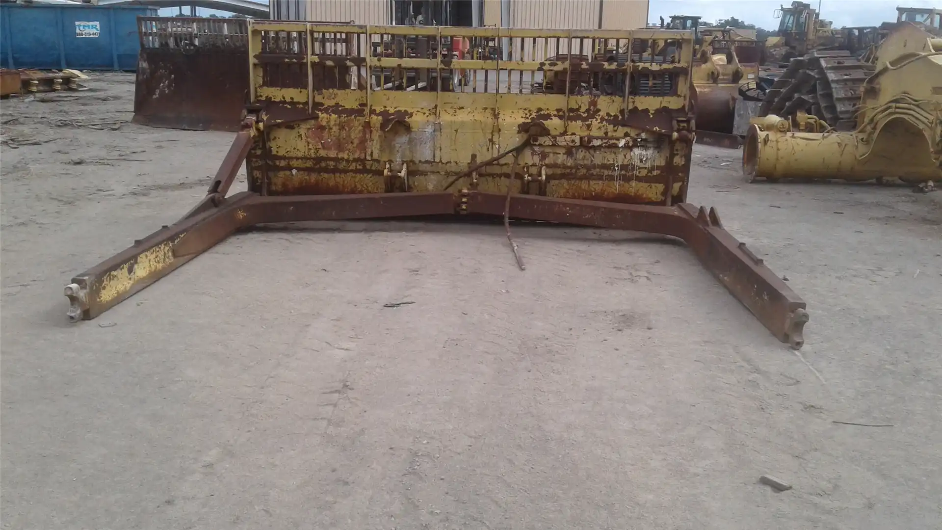 USED D6 BLADE GP image 3