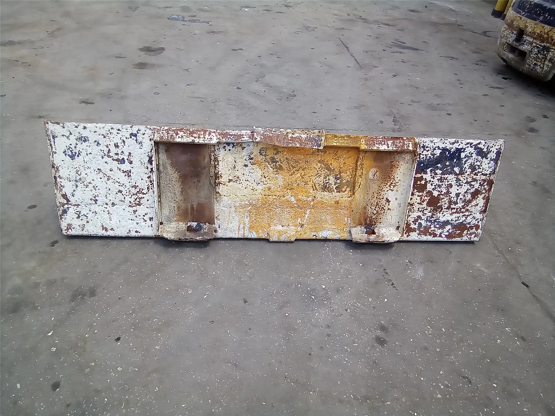 USED 78IN BUCKET image 3