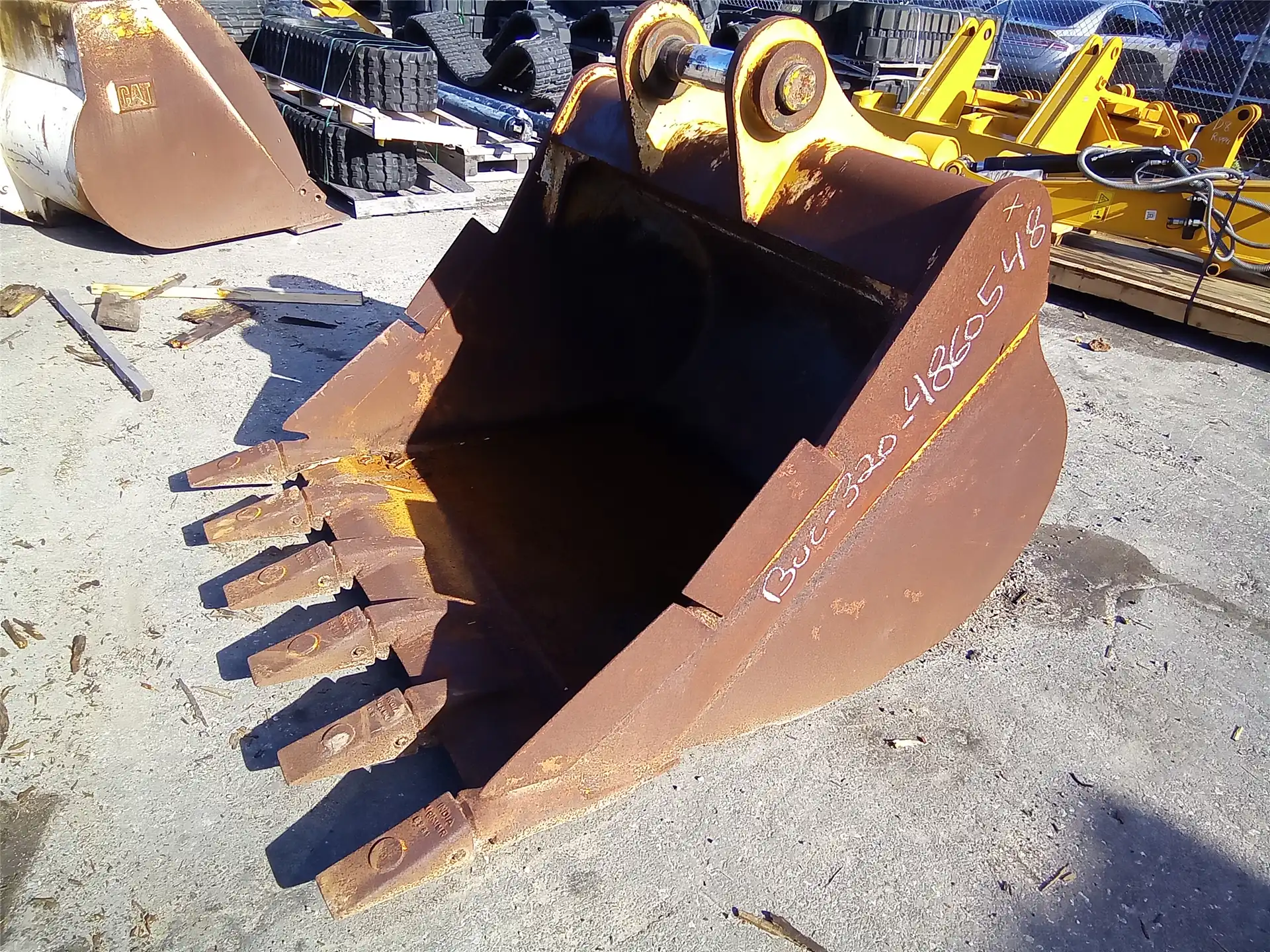 USED 56 INCH BUCKE image 6