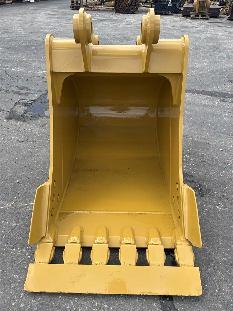 USED 42INCH BUCKET image 2