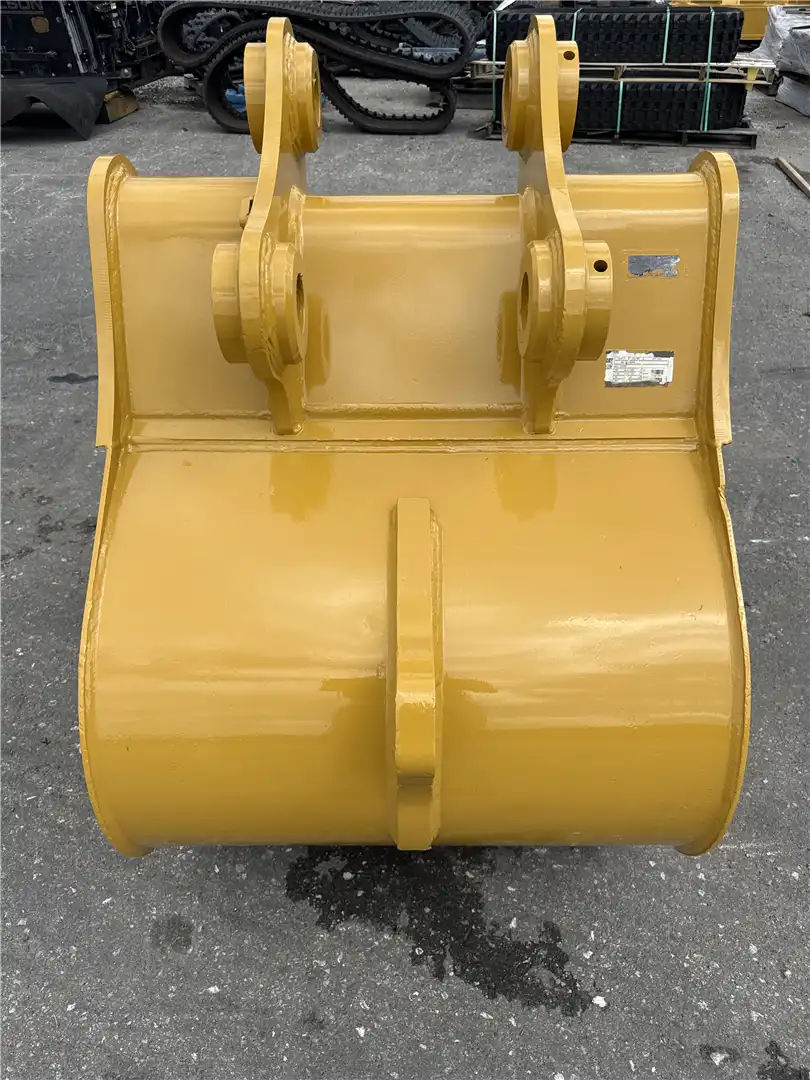 USED 42INCH BUCKET image 3
