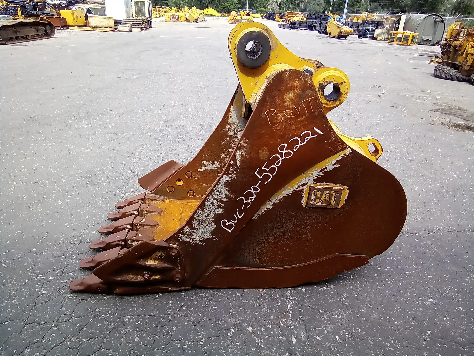 USED 42INCH BUCKET image 4