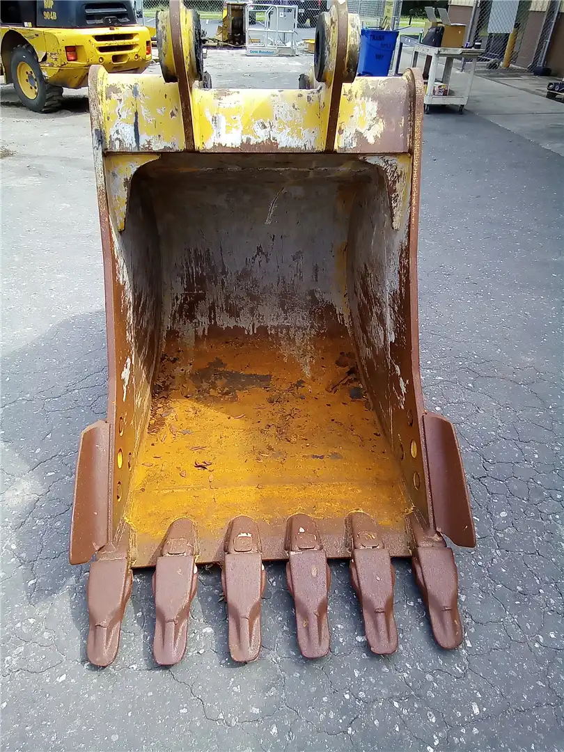 USED 42INCH BUCKET image 7