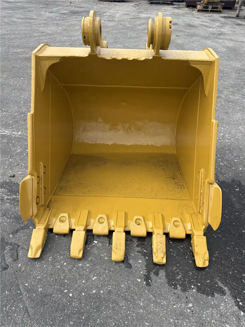 USED 45IN BUCKET image 3