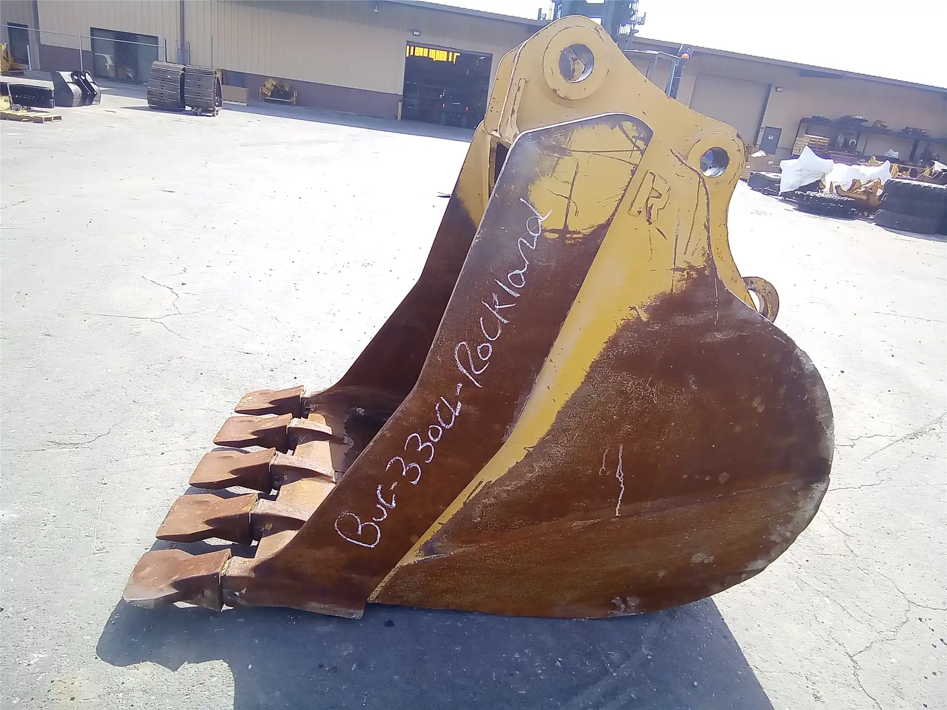 USED 48INCH BUCKET image 3