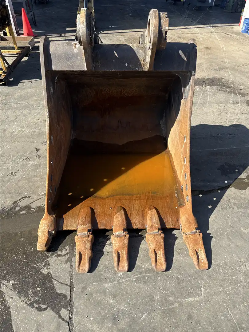 USED 53INCH BUCKET image 4
