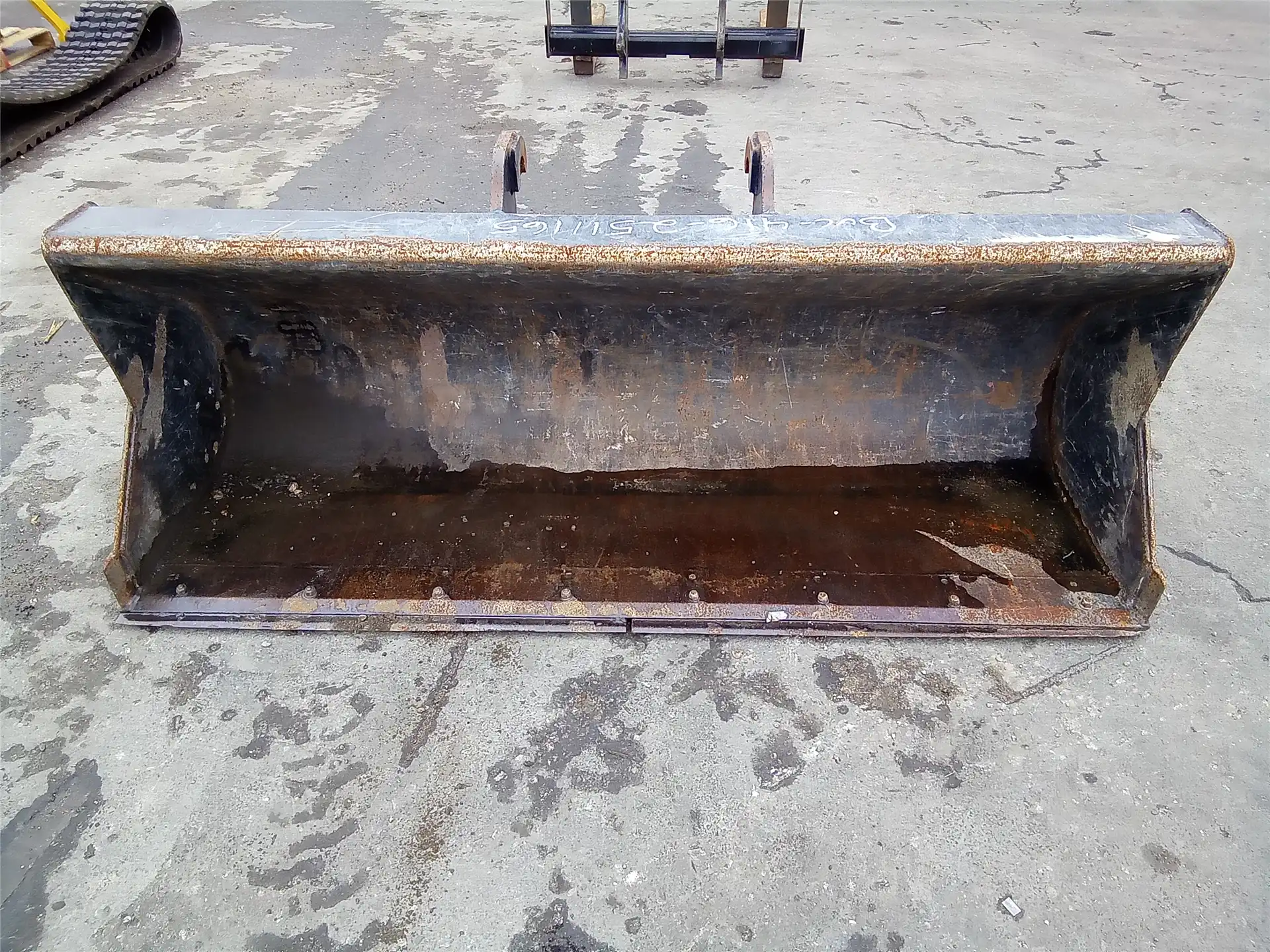 USED 94IN BUCKET image 3
