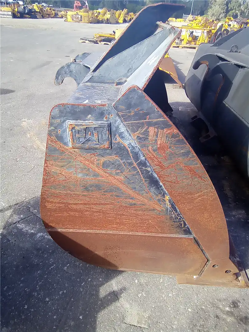USED 115INCH BUCKE image 3