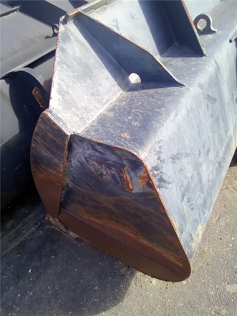 USED 115INCH BUCKE image 4