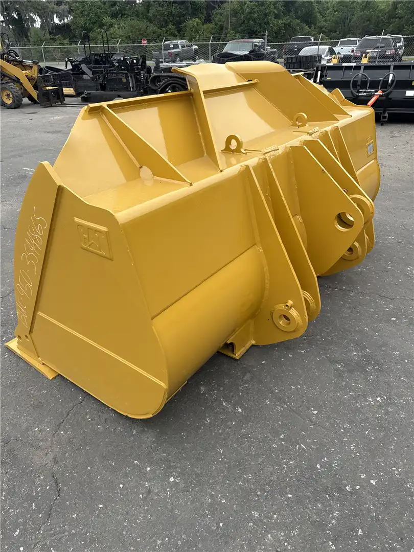 USED 114IN BUCKET image 4