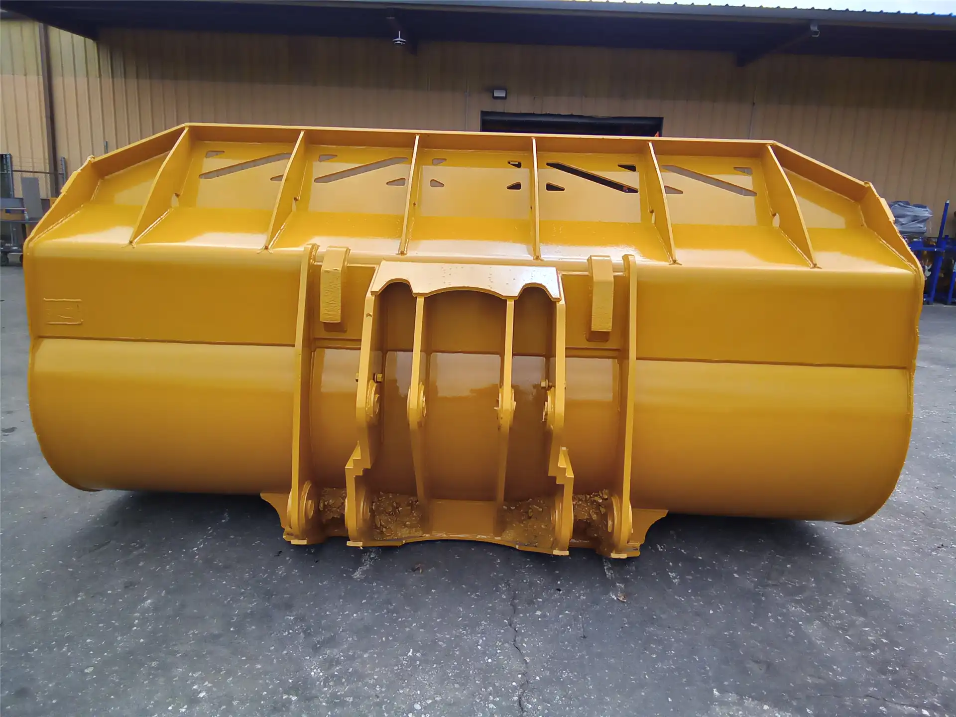 USED BUCKET GP image 3