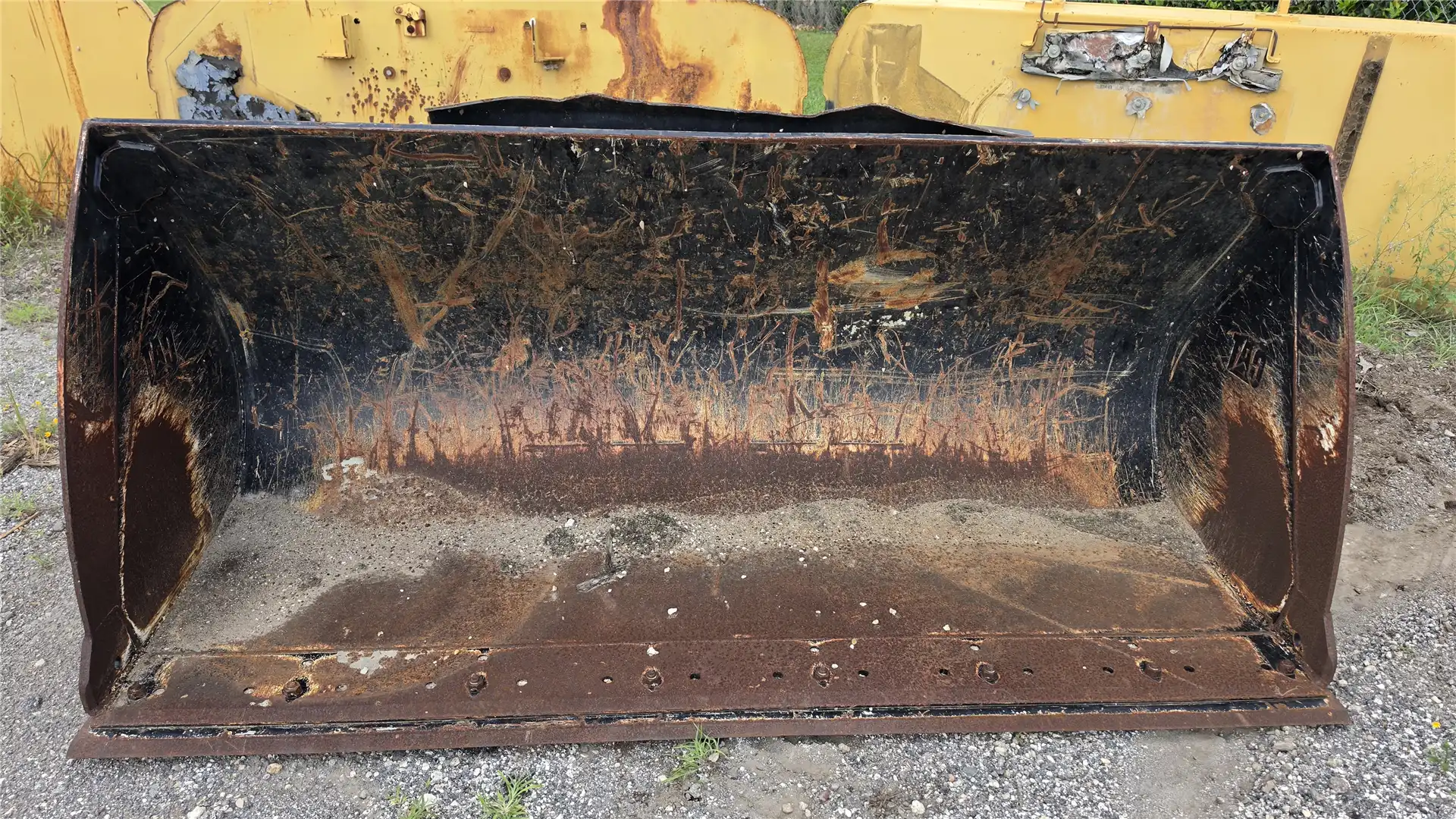 USED 94IN BUCKET image 5