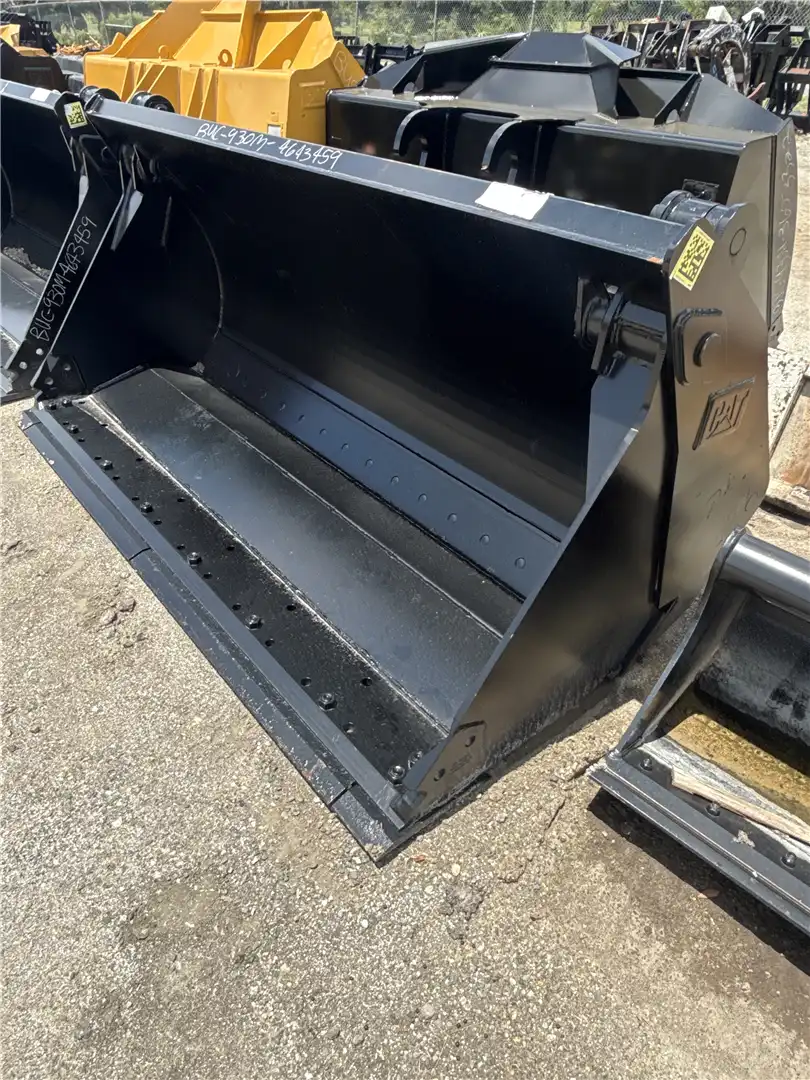 USED 103IN BUCKET image 3