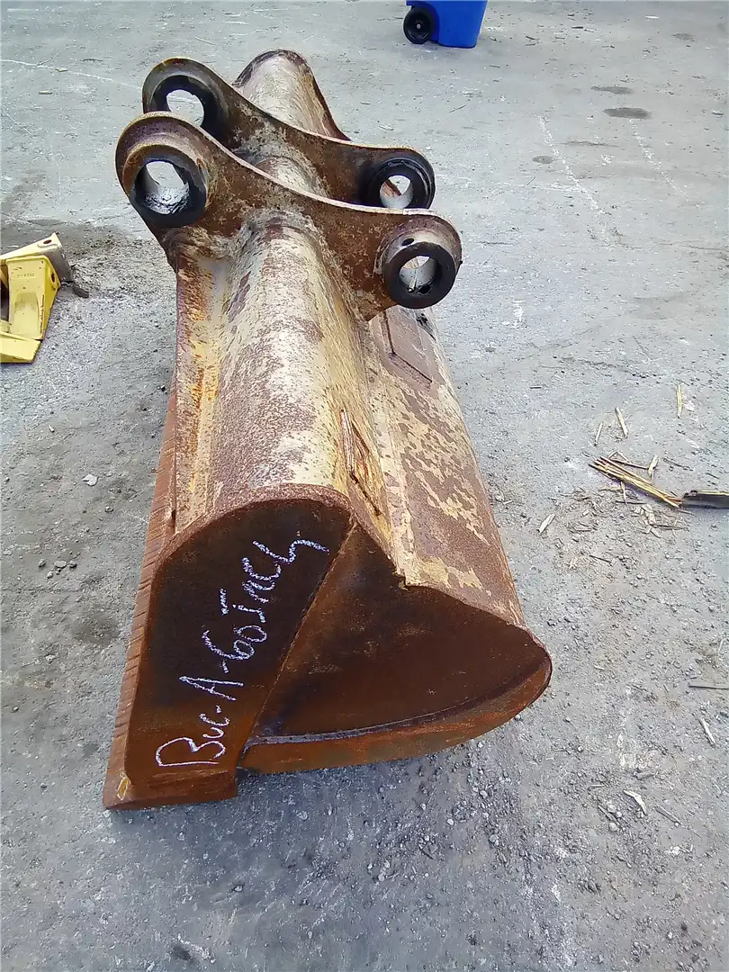 USED 60INCH BUCKET image 2