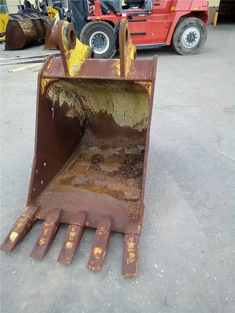 USED 36INCH BUCKET image 2