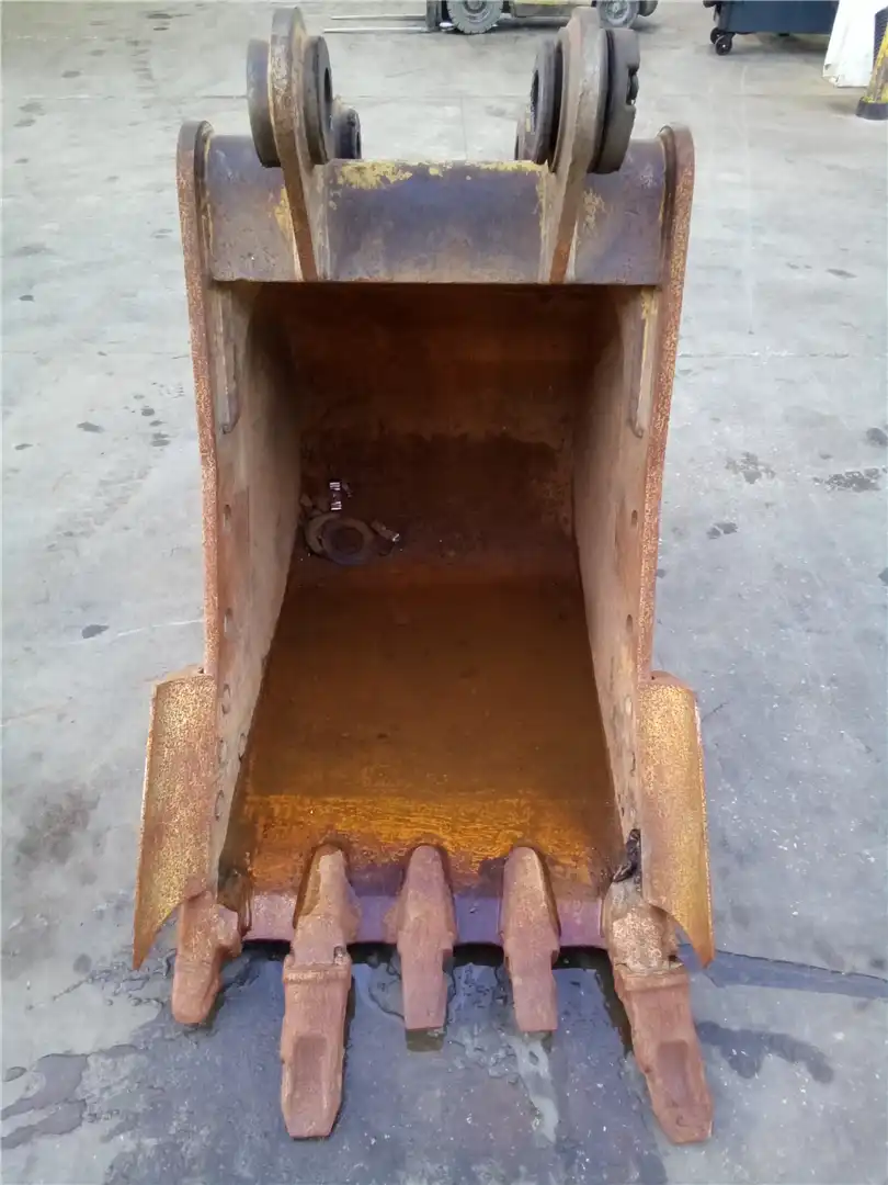 USED 36INCH BUCKET image 2