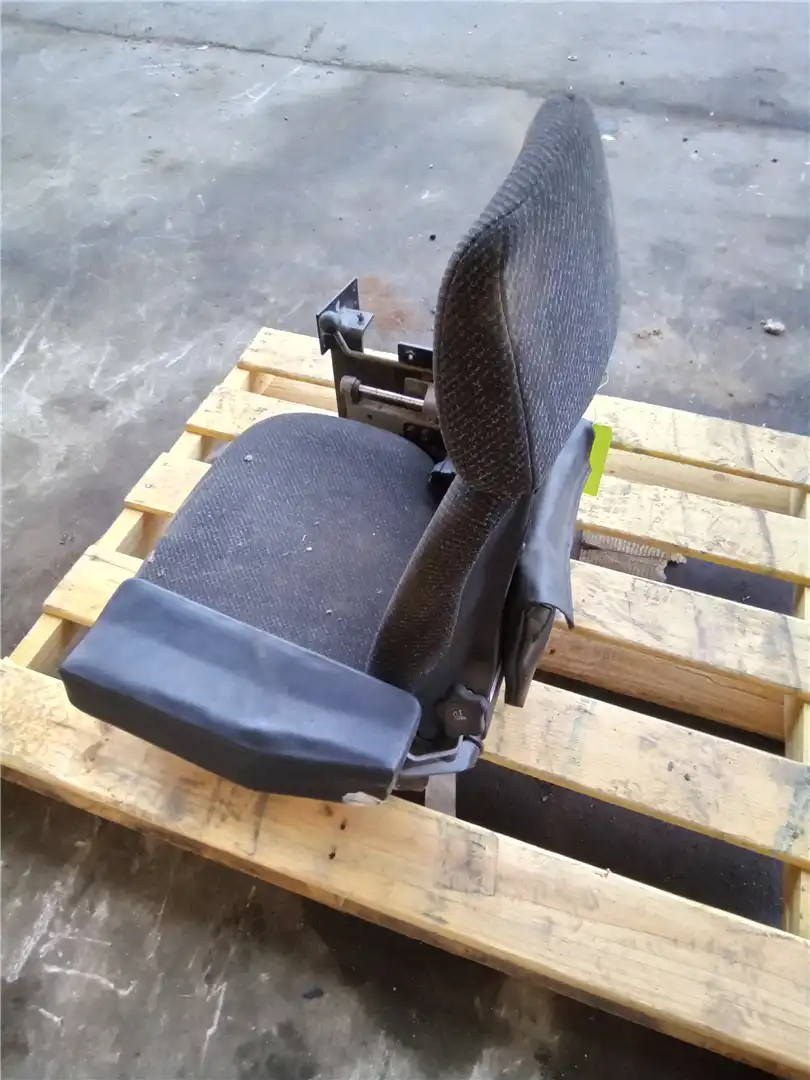USED SEAT image 3