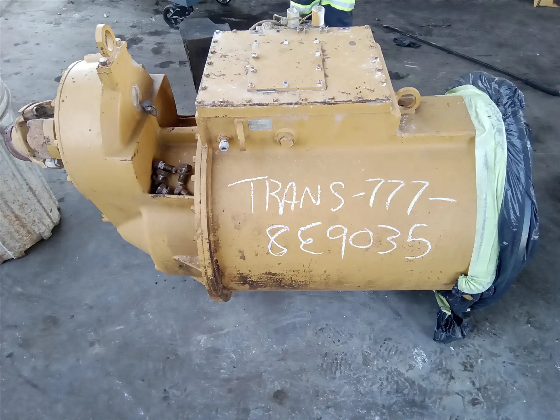 USED TRANSMISSION image 2